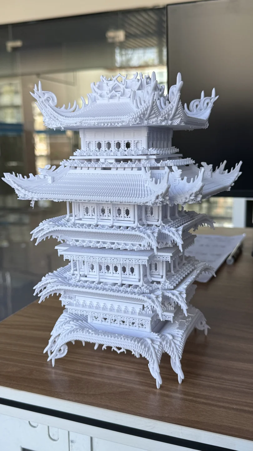 白色古建筑打印模型 · 侧面